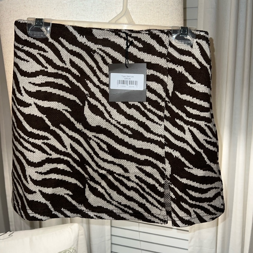 Tiger print skirt NWT